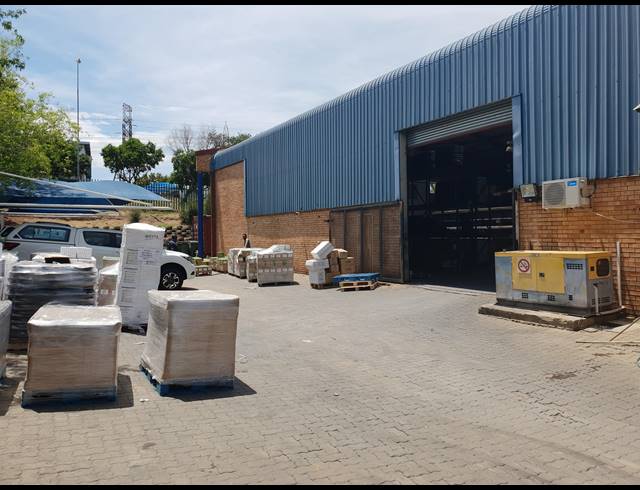 1,300M² WAREHOUSE SOLD IN LINBRO PARK